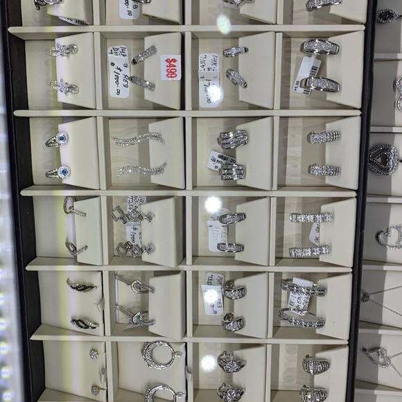 14k live Stone’s only serious buyers - Picture 3 of 8